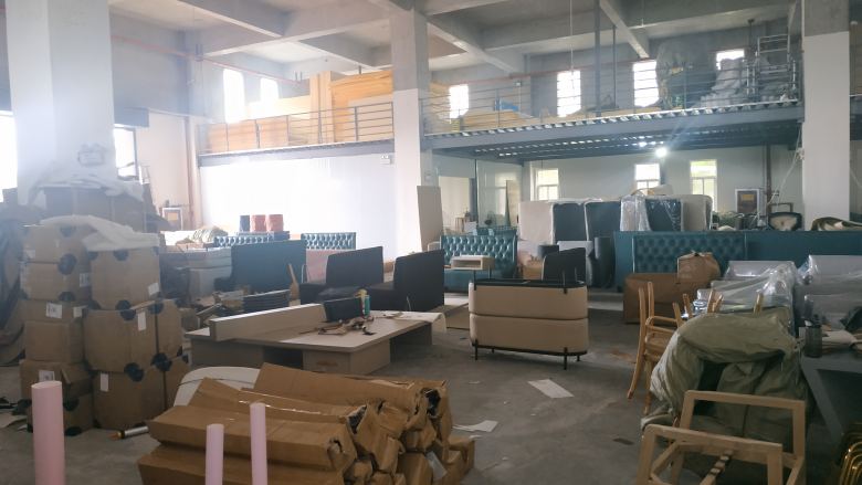 20210706/60e3f69cd68fc.jpg 西安餐桌椅工廠(chǎng)生產(chǎn)車(chē)間一側(cè).jpg