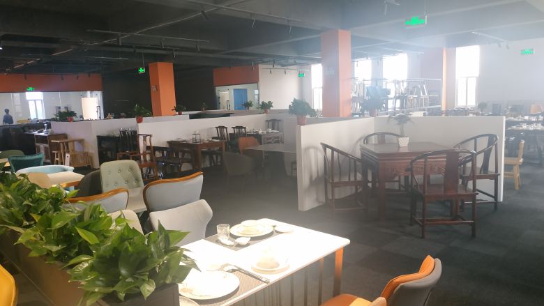 20210706/60e3f6a83b9a8.jpg 西安餐桌椅批發(fā)市場(chǎng)桌椅展示.jpg