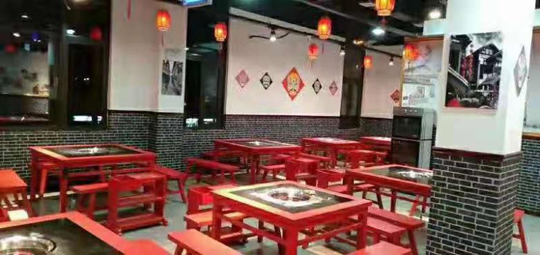 20210911/613ccc83d138c.jpg 甲方在安裝現(xiàn)場(chǎng)驗(yàn)收火鍋?zhàn)?jpg