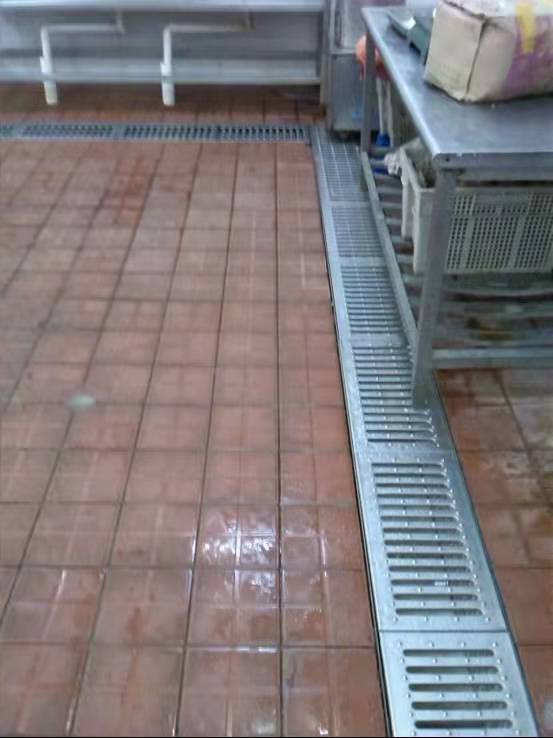 20211229/61cbb9d602408.jpg 廚房地溝.jpg