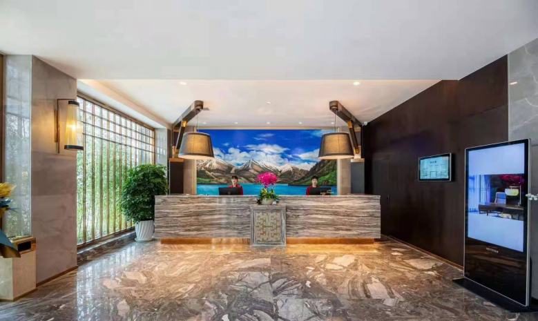 20211231/61ceead3c2b34.jpg 西安酒店前臺(tái)固裝家具.jpg