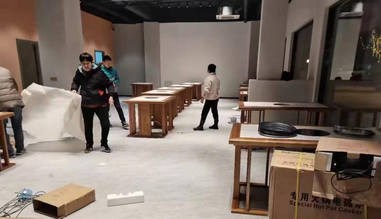 20220104/61d3aafc37392.jpg 銀川某火鍋店火鍋餐桌安裝現(xiàn)場(chǎng).jpg