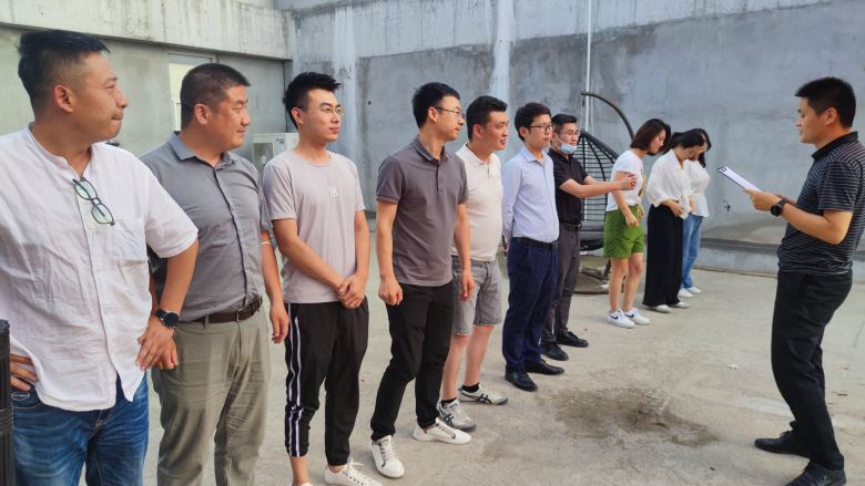 20220601/6297151cb1312.jpg 博菲克飛越團隊進(jìn)行風(fēng)采展示演練.jpg