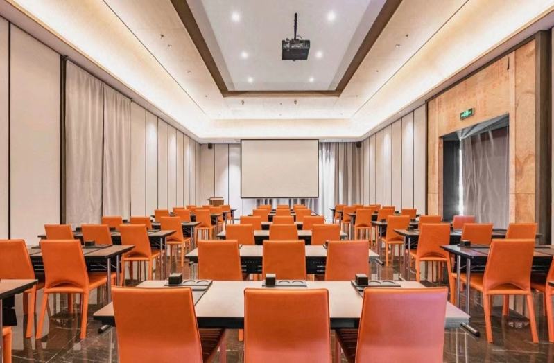 20230415/643a0af59a267.jpg 酒店會(huì)議廳桌椅.jpg