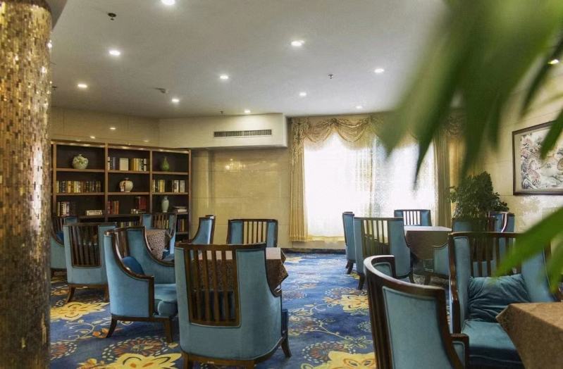 20230426/64487b71d1fe9.jpg 酒店休息區(qū)沙發(fā).jpg