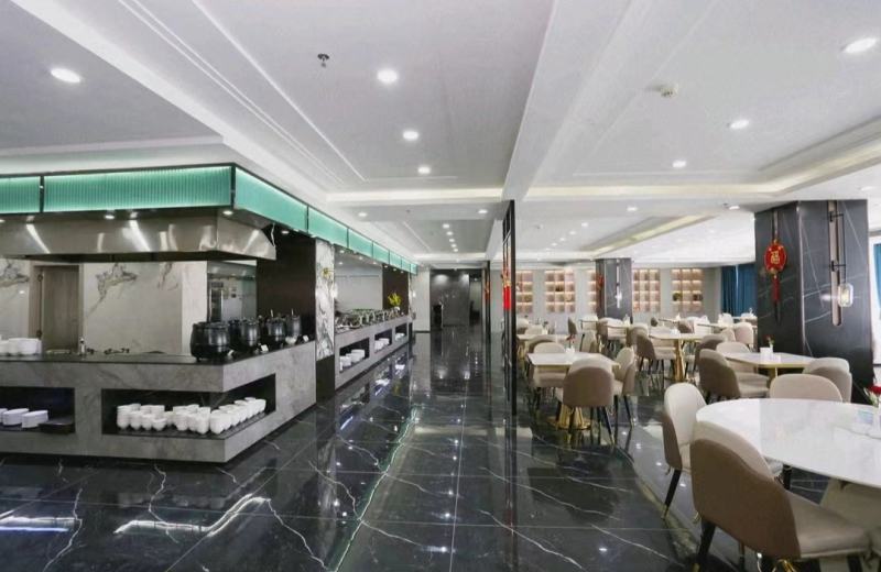 20230426/64487b832aa7f.jpg 酒店早餐區(qū)桌椅.jpg