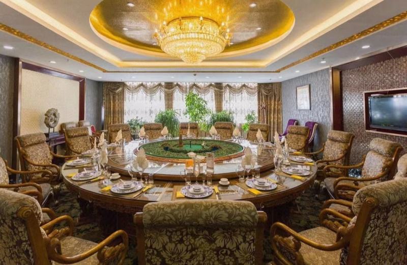 20230426/64487b9769cbf.jpg 酒店電動(dòng)餐桌.jpg