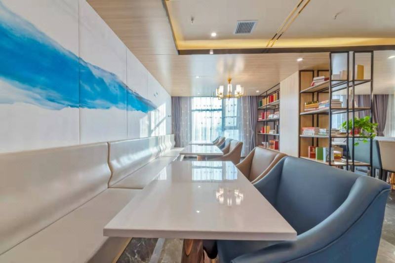 20230718/64b618a6bdd84.jpg 酒店餐廳桌椅.jpg