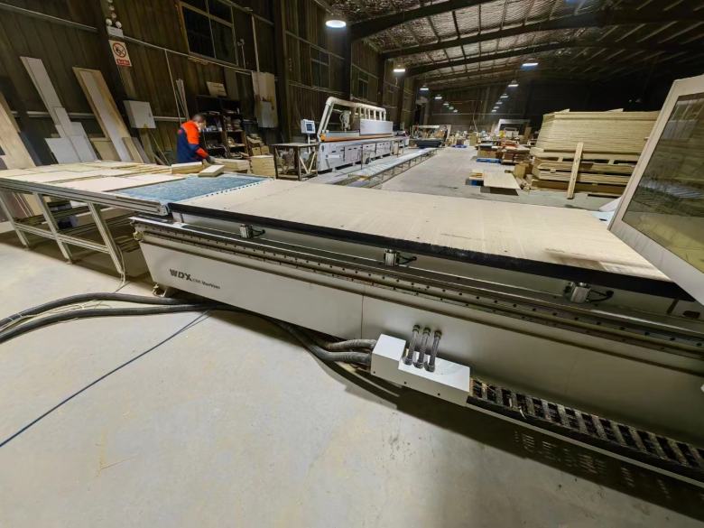 20240421/6624cb1e9e03d.jpg 酒店家具生產(chǎn)設(shè)備.jpg